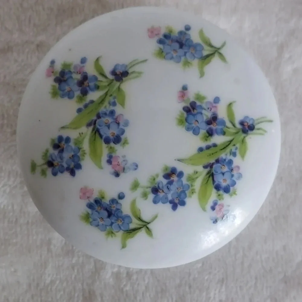 Vintage‎ Jlona Lilac Adorned Porcelain Perfume Atomizer and Tinket Box Set